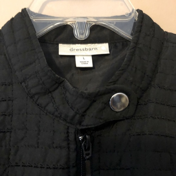 Black quilted design best - Picture 3 of 3